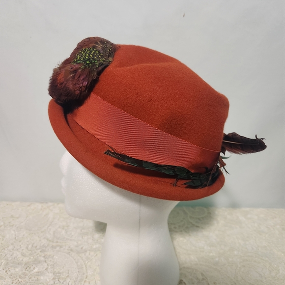 Vintage 1950s Myrtle Of Houston Feather Tilt Hat Orange Wool Felt Pheasant - Picture 5 of 11